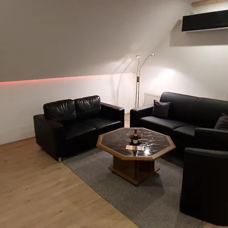Lange Apartment *